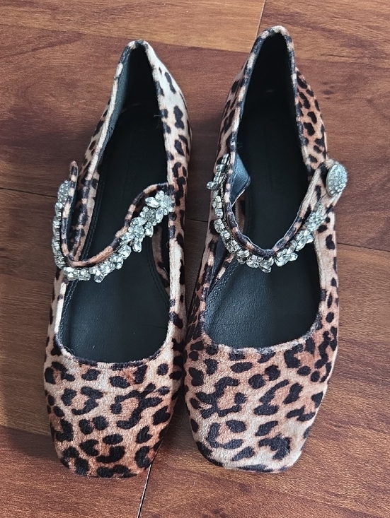 osos Shoes - "OSOS" Leopard Print Mary Jane Flats with Crystal Strap SZ 9